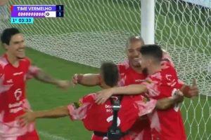 Flamengo desfila geração após geração e faz história nos Jogo das Estrelas