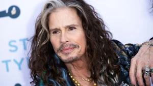Juiz permite prosseguir acusação de abuso sexual infantil contra Steven Tyler