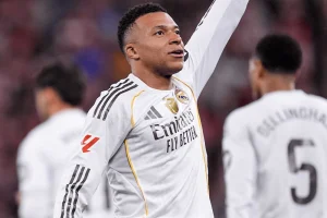 Kylian Mbappé chega hoje ao Real Madrid para deslumbrar no El Clásico
